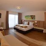 Aparthotel Wellness Parth 4*