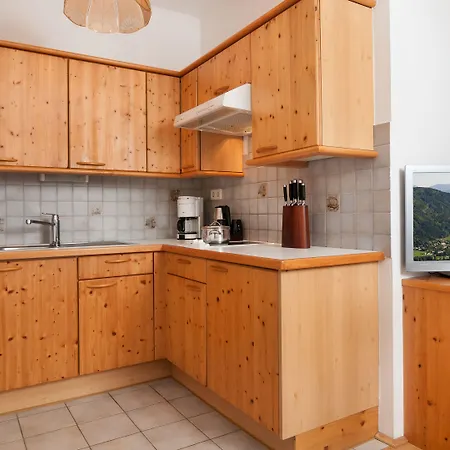 Aparthotel Wellness Landhaus Parth 4*