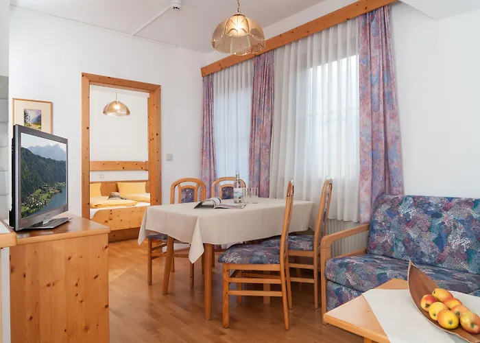 Lägenhetshotell Wellness Parth 4*